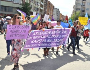 Haber | Eskiehir`de Travestiler Sendika stedi