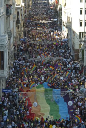 Haber | Taksim yerinden oynad.